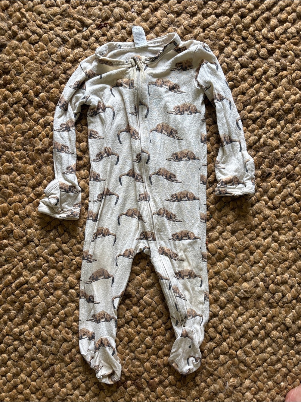 6-9 month Kate Quinn multi zipper One-Piece with Lynx Print pajamas